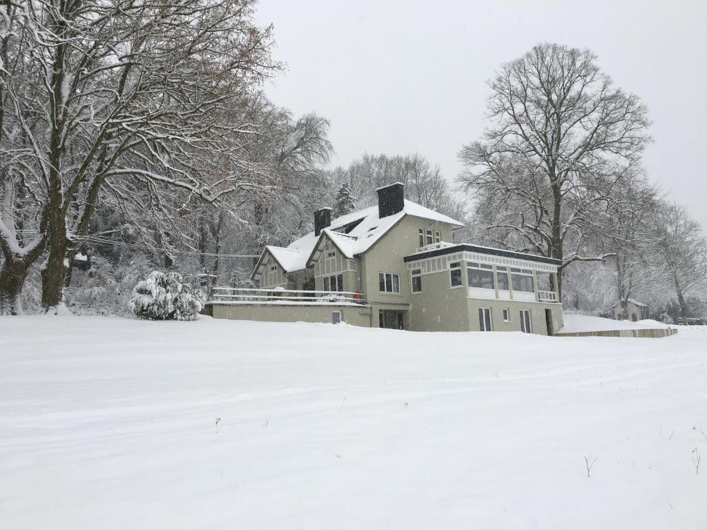 La maison sous la neige