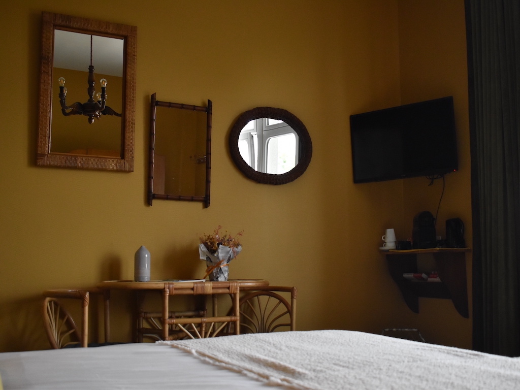 Chambre, mobilier en rotin
